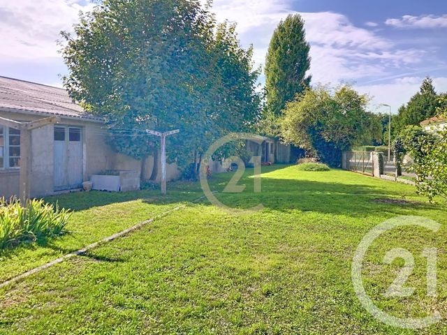 maison à vendre - 5 pièces - 770.0 m2 - TRIZAY - 17 - POITOU-CHARENTES - Century 21 L'Arsenal