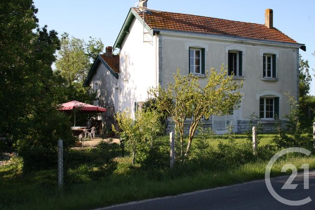Afficher la photo en grand maison à vendre - 5 pièces - 115.0 m2 - TRIZAY - 17 - POITOU-CHARENTES - Century 21 L'Arsenal