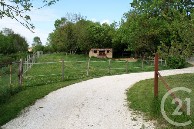 Afficher la photo en grand maison à vendre - 5 pièces - 115.0 m2 - TRIZAY - 17 - POITOU-CHARENTES - Century 21 L'Arsenal