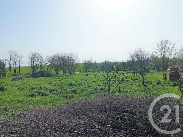 Afficher la photo en grand terrain à vendre - 714.0 m2 - BEAUGEAY - 17 - POITOU-CHARENTES - Century 21 L'Arsenal