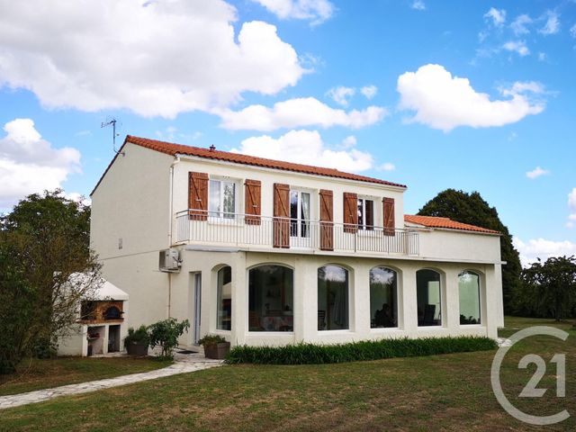 Afficher la photo en grand maison à vendre - 6 pièces - 206.0 m2 - CABARIOT - 17 - POITOU-CHARENTES - Century 21 L'Arsenal