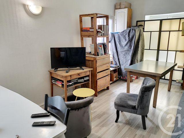 Appartement F2 à vendre - 2 pièces - 42.0 m2 - ROCHEFORT - 17 - POITOU-CHARENTES - Century 21 L'Arsenal Appartement F2 à vendre - 2 pièces - 42.0 m2 - ROCHEFORT - 17 - POITOU-CHARENTES - Century 21 L'Arsenal