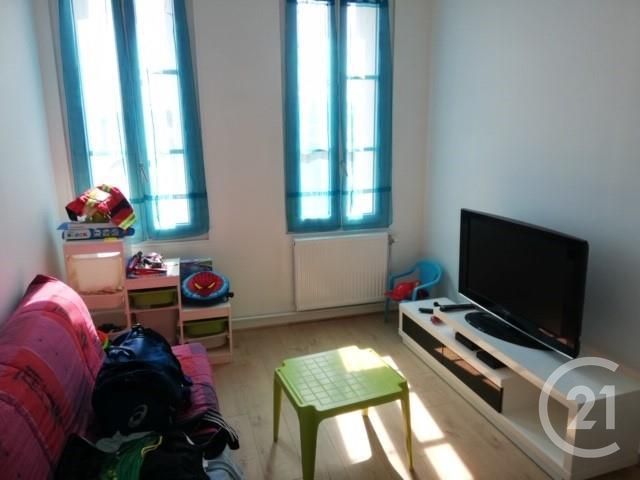 Afficher la photo en grand Appartement F5 à vendre - 5 pièces - 75.0 m2 - ROCHEFORT - 17 - POITOU-CHARENTES - Century 21 L'Arsenal
