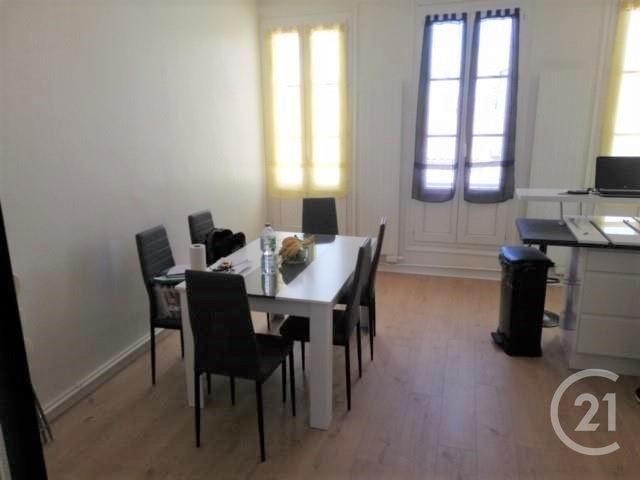 Afficher la photo en grand Appartement F5 à vendre - 5 pièces - 75.0 m2 - ROCHEFORT - 17 - POITOU-CHARENTES - Century 21 L'Arsenal