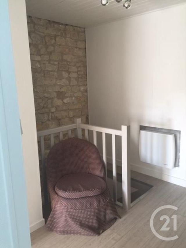 Afficher la photo en grand Appartement F5 à vendre - 5 pièces - 75.0 m2 - ROCHEFORT - 17 - POITOU-CHARENTES - Century 21 L'Arsenal