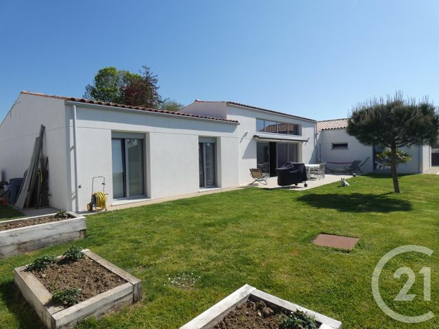 Afficher la photo en grand maison à vendre - 7 pièces - 200.0 m2 - VERGEROUX - 17 - POITOU-CHARENTES - Century 21 L'Arsenal