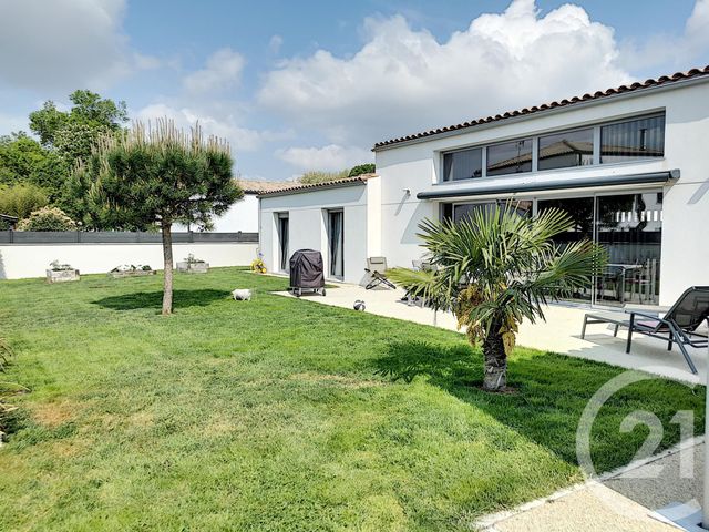 Afficher la photo en grand maison à vendre - 7 pièces - 200.0 m2 - VERGEROUX - 17 - POITOU-CHARENTES - Century 21 L'Arsenal