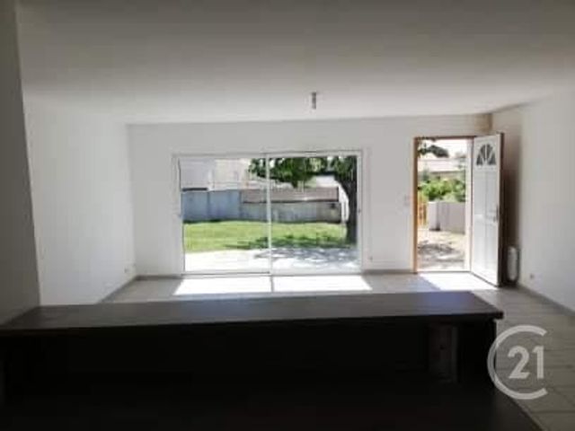 maison à vendre - 3 pièces - 90.08 m2 - TONNAY CHARENTE - 17 - POITOU-CHARENTES - Century 21 L'Arsenal maison à vendre - 3 pièces - 90.08 m2 - TONNAY CHARENTE - 17 - POITOU-CHARENTES - Century 21 L'Arsenal