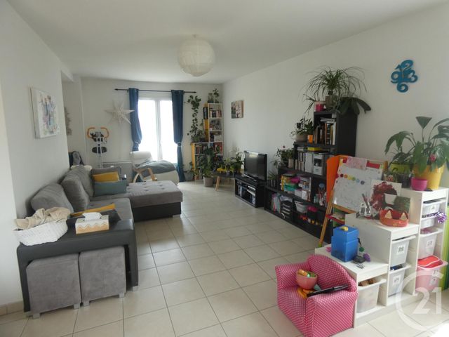 maison à vendre - 5 pièces - 126.54 m2 - TONNAY CHARENTE - 17 - POITOU-CHARENTES - Century 21 L'Arsenal maison à vendre - 5 pièces - 126.54 m2 - TONNAY CHARENTE - 17 - POITOU-CHARENTES - Century 21 L'Arsenal