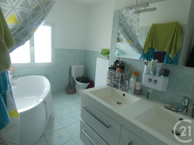 maison à vendre - 5 pièces - 126.54 m2 - TONNAY CHARENTE - 17 - POITOU-CHARENTES - Century 21 L'Arsenal maison à vendre - 5 pièces - 126.54 m2 - TONNAY CHARENTE - 17 - POITOU-CHARENTES - Century 21 L'Arsenal