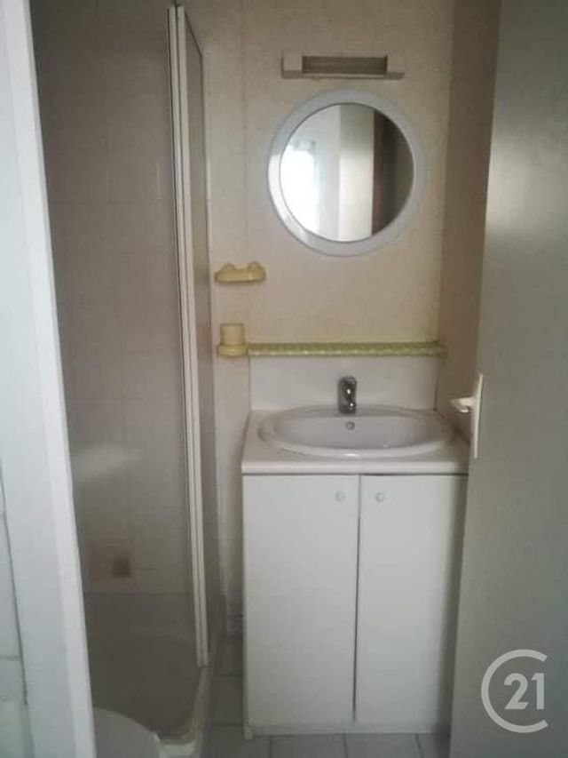 Afficher la photo en grand immeuble à vendre - 65.34 m2 - ROCHEFORT - 17 - POITOU-CHARENTES - Century 21 L'Arsenal