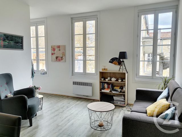 Afficher la photo en grand Appartement F2 à vendre - 2 pièces - 38.92 m2 - ROCHEFORT - 17 - POITOU-CHARENTES - Century 21 L'Arsenal
