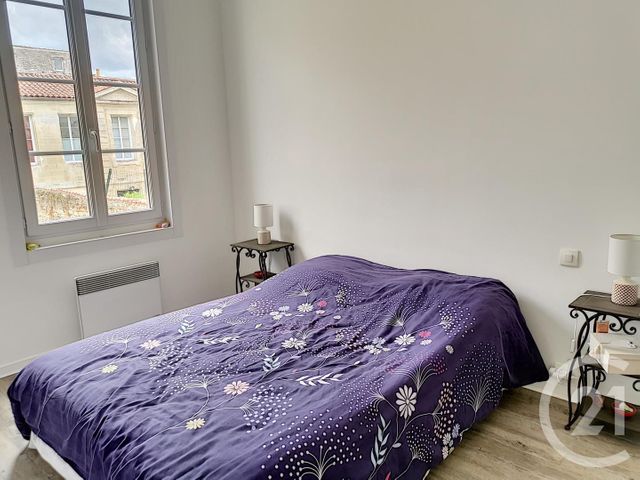 Afficher la photo en grand Appartement F2 à vendre - 2 pièces - 38.92 m2 - ROCHEFORT - 17 - POITOU-CHARENTES - Century 21 L'Arsenal