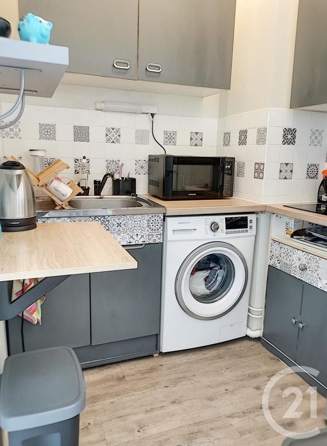 Afficher la photo en grand Appartement F2 à vendre - 2 pièces - 38.92 m2 - ROCHEFORT - 17 - POITOU-CHARENTES - Century 21 L'Arsenal
