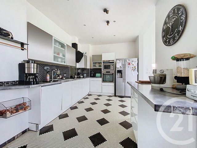 maison à vendre - 9 pièces - 239.0 m2 - ROCHEFORT - 17 - POITOU-CHARENTES - Century 21 L'Arsenal