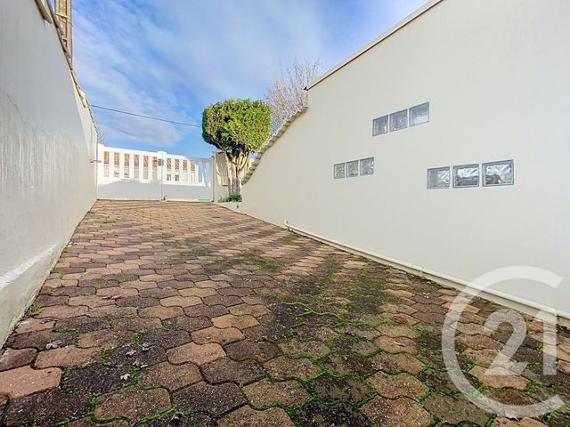 maison à vendre - 6 pièces - 124.0 m2 - ROCHEFORT - 17 - POITOU-CHARENTES - Century 21 L'Arsenal