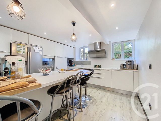 maison à vendre - 7 pièces - 220.0 m2 - TONNAY CHARENTE - 17 - POITOU-CHARENTES - Century 21 L'Arsenal