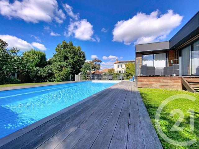 maison à vendre - 7 pièces - 220.0 m2 - TONNAY CHARENTE - 17 - POITOU-CHARENTES - Century 21 L'Arsenal