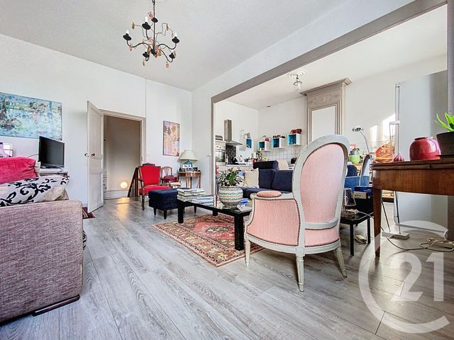 Appartement F4 à vendre - 4 pièces - 98.4 m2 - ROCHEFORT - 17 - POITOU-CHARENTES - Century 21 L'Arsenal