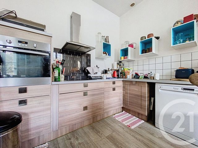 Appartement F4 à vendre - 4 pièces - 98.4 m2 - ROCHEFORT - 17 - POITOU-CHARENTES - Century 21 L'Arsenal