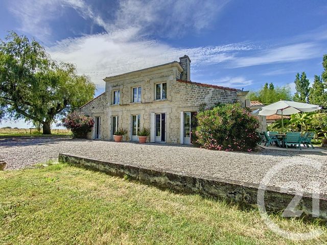 maison à vendre - 8 pièces - 190.0 m2 - TONNAY CHARENTE - 17 - POITOU-CHARENTES - Century 21 L'Arsenal