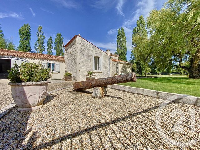 maison à vendre - 8 pièces - 190.0 m2 - TONNAY CHARENTE - 17 - POITOU-CHARENTES - Century 21 L'Arsenal