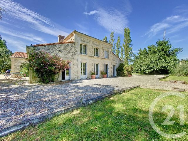 maison à vendre - 8 pièces - 190.0 m2 - TONNAY CHARENTE - 17 - POITOU-CHARENTES - Century 21 L'Arsenal