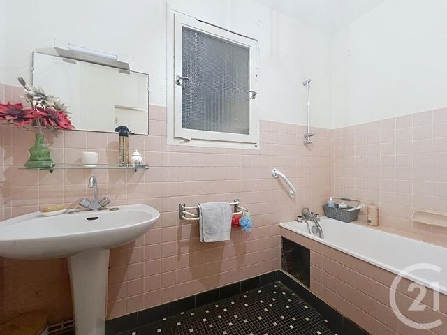maison à vendre - 4 pièces - 112.63 m2 - PUYROLLAND - 17 - POITOU-CHARENTES - Century 21 L'Arsenal