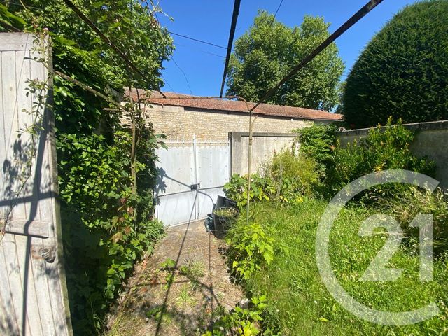 maison à vendre - 8 pièces - 121.0 m2 - ROCHEFORT - 17 - POITOU-CHARENTES - Century 21 L'Arsenal