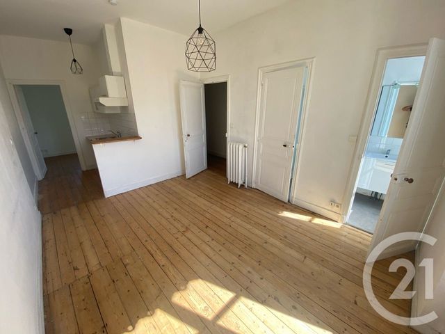 maison à vendre - 8 pièces - 121.0 m2 - ROCHEFORT - 17 - POITOU-CHARENTES - Century 21 L'Arsenal