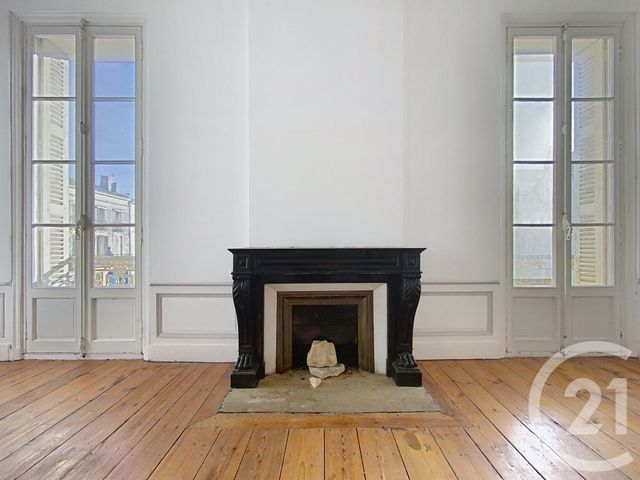 Appartement F4 à vendre - 4 pièces - 127.05 m2 - ROCHEFORT - 17 - POITOU-CHARENTES - Century 21 L'Arsenal