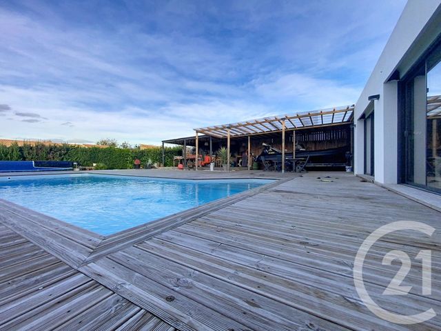 maison à vendre - 8 pièces - 194.0 m2 - TONNAY CHARENTE - 17 - POITOU-CHARENTES - Century 21 L'Arsenal