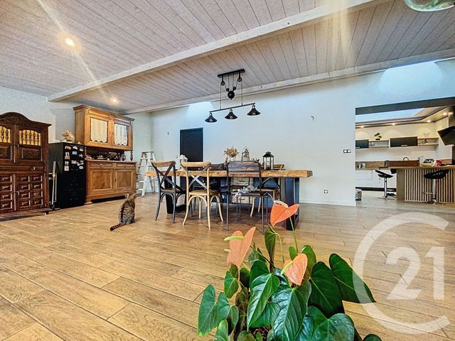 maison à vendre - 8 pièces - 194.0 m2 - TONNAY CHARENTE - 17 - POITOU-CHARENTES - Century 21 L'Arsenal