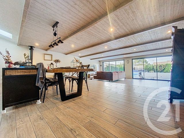 maison à vendre - 8 pièces - 194.0 m2 - TONNAY CHARENTE - 17 - POITOU-CHARENTES - Century 21 L'Arsenal