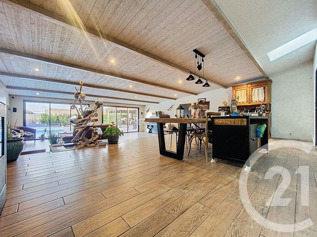 maison à vendre - 8 pièces - 194.0 m2 - TONNAY CHARENTE - 17 - POITOU-CHARENTES - Century 21 L'Arsenal