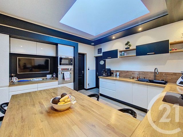 maison à vendre - 8 pièces - 194.0 m2 - TONNAY CHARENTE - 17 - POITOU-CHARENTES - Century 21 L'Arsenal