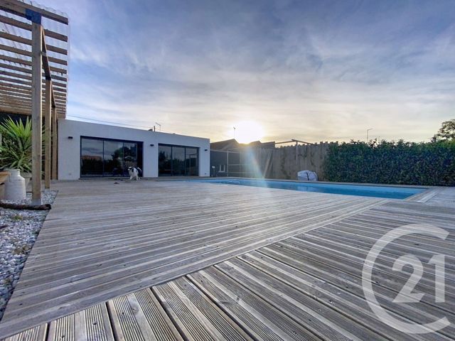 maison à vendre - 8 pièces - 194.0 m2 - TONNAY CHARENTE - 17 - POITOU-CHARENTES - Century 21 L'Arsenal