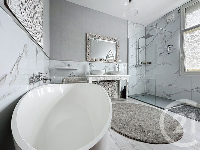 maison à louer - 4 pièces - 102.4 m2 - ROCHEFORT - 17 - POITOU-CHARENTES - Century 21 L'Arsenal