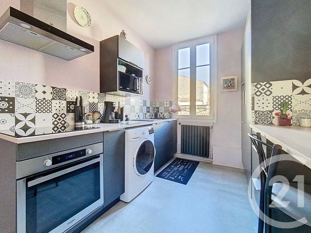 Appartement F3 à vendre - 3 pièces - 74.13 m2 - ROCHEFORT - 17 - POITOU-CHARENTES - Century 21 L'Arsenal