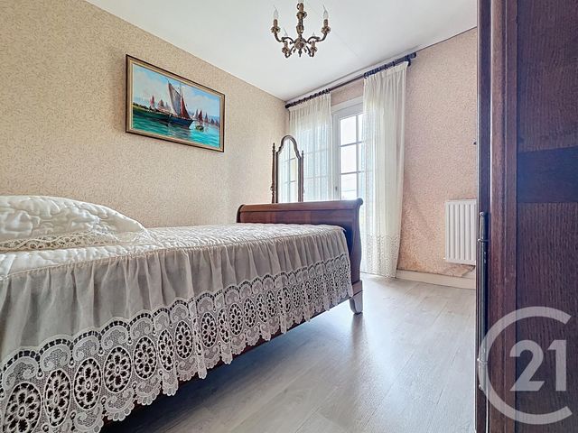 maison à vendre - 7 pièces - 137.57 m2 - ST AGNANT - 17 - POITOU-CHARENTES - Century 21 L'Arsenal