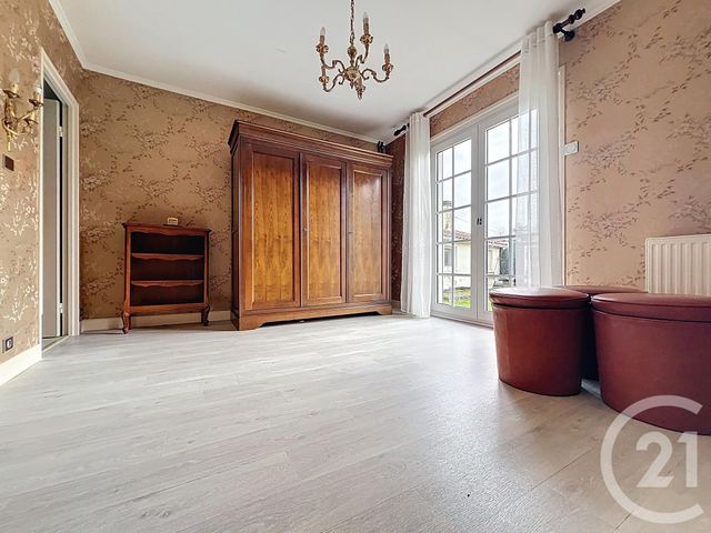 maison à vendre - 7 pièces - 137.57 m2 - ST AGNANT - 17 - POITOU-CHARENTES - Century 21 L'Arsenal