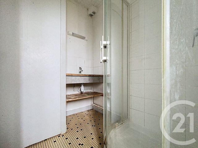 Appartement T4 à vendre - 4 pièces - 62.52 m2 - ROCHEFORT - 17 - POITOU-CHARENTES - Century 21 L'Arsenal