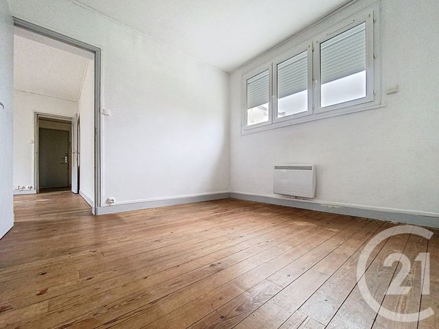 Appartement T4 à vendre - 4 pièces - 62.52 m2 - ROCHEFORT - 17 - POITOU-CHARENTES - Century 21 L'Arsenal