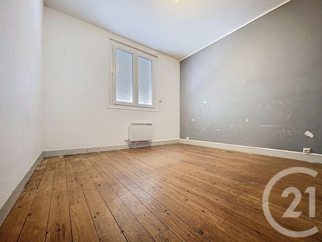 Appartement T4 à vendre - 4 pièces - 62.52 m2 - ROCHEFORT - 17 - POITOU-CHARENTES - Century 21 L'Arsenal