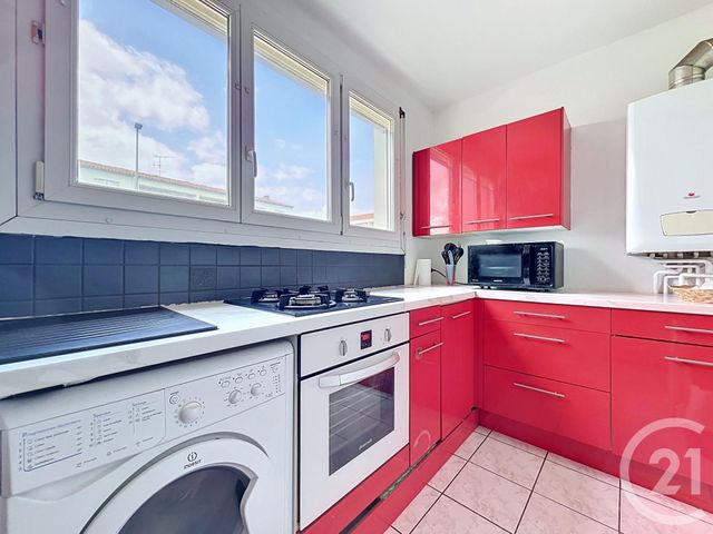 Appartement à vendre - 4 pièces - 62.15 m2 - ROCHEFORT - 17 - POITOU-CHARENTES - Century 21 L'Arsenal