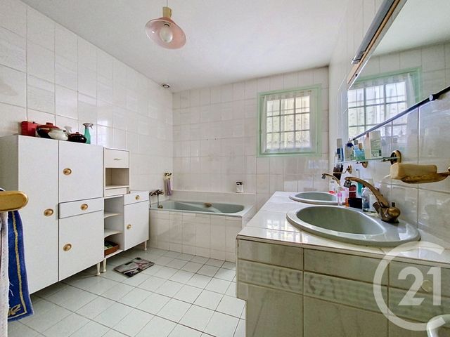 maison à vendre - 6 pièces - 157.0 m2 - ECHILLAIS - 17 - POITOU-CHARENTES - Century 21 L'Arsenal
