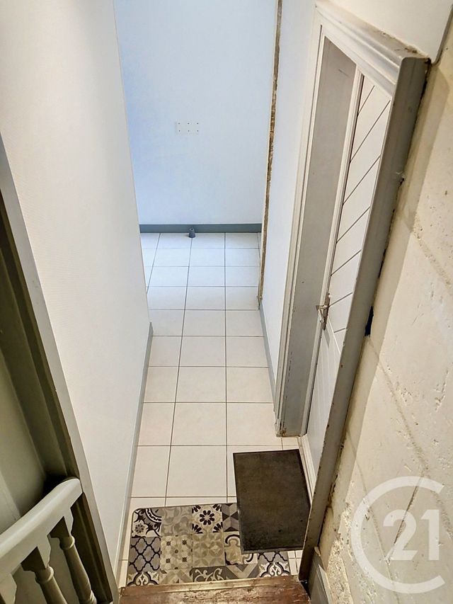 Appartement Studio à vendre - 2 pièces - 22.0 m2 - ROCHEFORT - 17 - POITOU-CHARENTES - Century 21 L'Arsenal