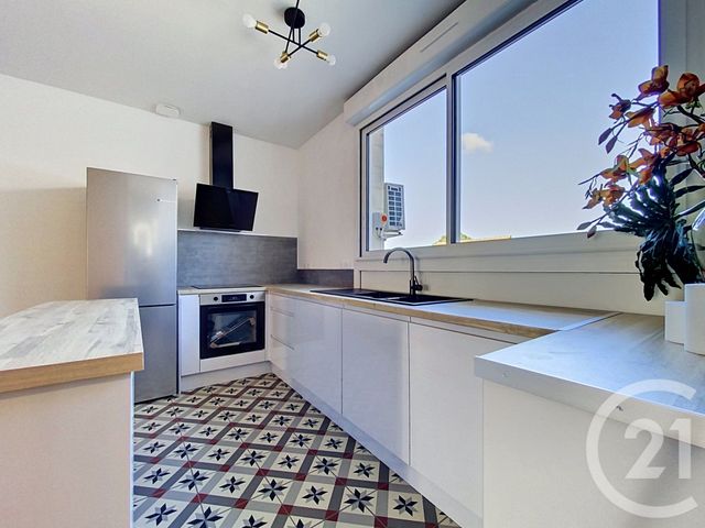 Appartement F3 à vendre - 3 pièces - 76.0 m2 - ROCHEFORT - 17 - POITOU-CHARENTES - Century 21 L'Arsenal