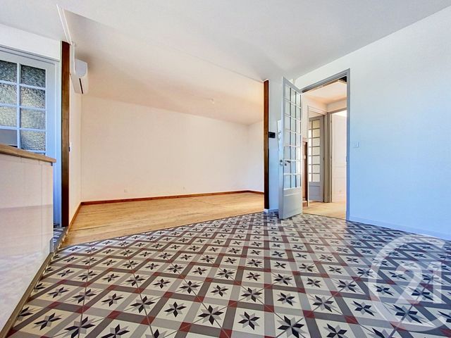 Appartement F3 à vendre - 3 pièces - 76.0 m2 - ROCHEFORT - 17 - POITOU-CHARENTES - Century 21 L'Arsenal