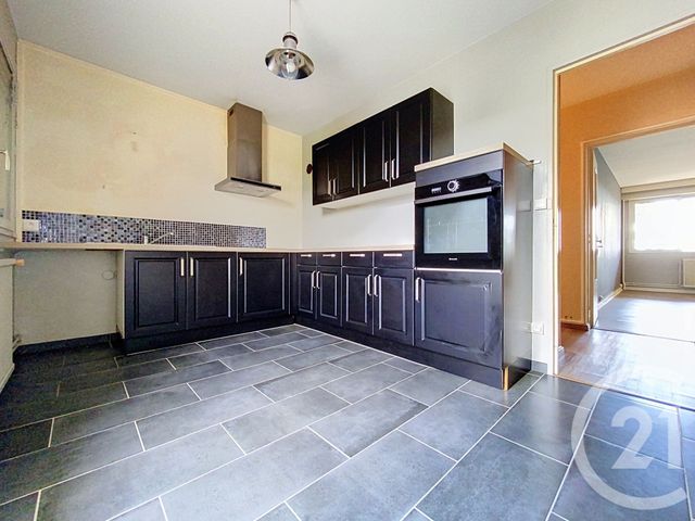 Appartement à vendre - 3 pièces - 86.72 m2 - ROCHEFORT - 17 - POITOU-CHARENTES - Century 21 L'Arsenal
